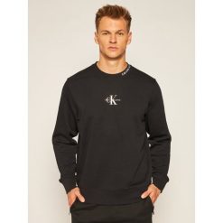 Bluza Calvin Klein Jeans Centre Logo Crew J30J315879. Czarne bluzy męskie Calvin Klein Jeans, m, bez wzorów, z jeansu, bez kołnierzyka, bez rękawów, bez kaptura. Za 399,00 zł.