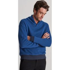 Bluza z ozdobnym kołnierzem - Granatowy. Niebieskie bluzy męskie Reserved, s, bez wzorów, bez kołnierzyka, bez rękawów, bez kaptura. Za 139,99 zł.