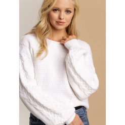 Biały Sweter Ohiryss. Białe swetry damskie Renee, s, bez wzorów, casualowe, bez rękawów, bez kaptura. Za 149,99 zł.