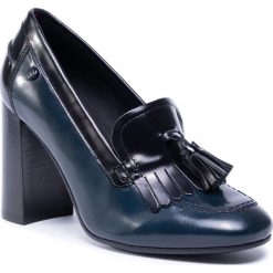 Półbuty TOMMY HILFIGER - Iconic Polished Pump FW0FW04540 Tommy Navy CBK. Niebieskie półbuty damskie TOMMY HILFIGER, z aplikacjami, ze skóry, eleganckie, bez obcasa, na obcasie, bez zapięcia. W wyprzedaży za 489,00 zł.
