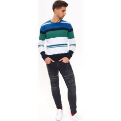 Sweter multikolorowy. Niebieskie swetry męskie Top Secret, na lato, xxl, w paski, z jeansu, z okrągłym kołnierzem, bez kaptura. W wyprzedaży za 29,99 zł.
