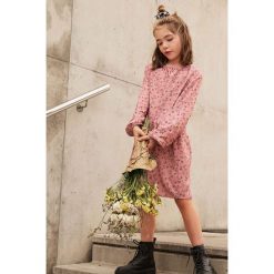 Mango Kids - Sukienka dziecięca Rosina 110-152 cm. Różowe sukienki dziewczęce Mango Kids, w kwiaty, z wiskozy, z długim rękawem, długie, mini, rozkloszowane. Za 119,99 zł.