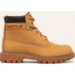 Caterpillar - Workery skórzane Lyric. Workery damskie Caterpillar, ze skóry, z okrągłym noskiem, bez obcasa, na obcasie, na sznurówki. Za 529,90 zł.