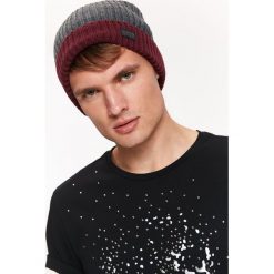 CZAPKA MĘSKA. Szare czapki męskie marki Top Secret, z dzianiny. W wyprzedaży za 24,99 zł.