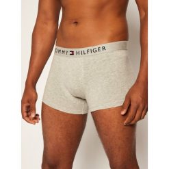 Bokserki TOMMY HILFIGER UM0UM01646. Białe bokserki męskie TOMMY HILFIGER, bez wzorów. Za 99,00 zł.