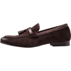 Steve Madden SUMMIT Półbuty wsuwane brown. Brązowe derby męskie Steve Madden, z materiału. Za 459,00 zł.