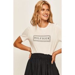 Tommy Hilfiger - T-shirt. Pomarańczowe bluzki damskie TOMMY HILFIGER, s, z nadrukiem, z bawełny, z okrągłym kołnierzem. Za 139,90 zł.