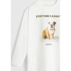 Mango Kids - Longsleeve dziecięcy Dogs 110-164 cm. Białe t-shirty chłopięce Mango Kids, z nadrukiem, z bawełny, bez rękawów. Za 45,90 zł.