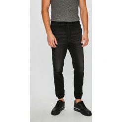 Jack & Jones - Jeansy. Czarne jeansy męskie Jack & Jones, bez wzorów, z podwyższonym stanem. W wyprzedaży za 149,90 zł.