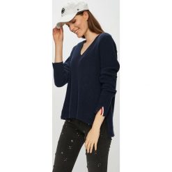Tommy Jeans - Sweter. Niebieskie swetry klasyczne damskie marki Tommy Jeans, s, z bawełny. W wyprzedaży za 319,90 zł.