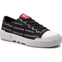 Trampki CALVIN KLEIN JEANS - Biony Printed R8063 Marquee. Czarne półbuty damskie Calvin Klein Jeans, bez wzorów, z jeansu, bez zapięcia. W wyprzedaży za 299,00 zł.