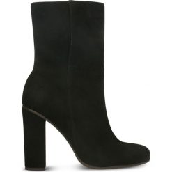 Botki YUMIKO. Czarne botki damskie Gino Rossi, ze skóry, eleganckie, na wysokim obcasie, na słupku, bez zapięcia. Za 399,90 zł.