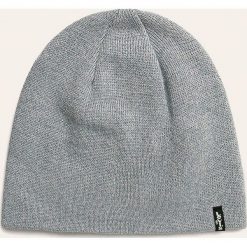 Levi's - Czapka. Niebieskie czapki damskie Levi's®, bez wzorów, z poliesteru. W wyprzedaży za 69,90 zł.