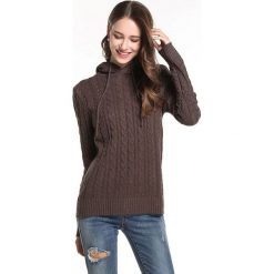 Sweter w kolorze brązowym. Pomarańczowe swetry damskie Swetry na chłodne dni, bez wzorów, bez rękawów, bez kaptura. W wyprzedaży za 139,95 zł.