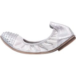 Bullboxer Baleriny silver/grey. Szare baleriny dziewczęce marki Bullboxer, z materiału. W wyprzedaży za 143,65 zł.