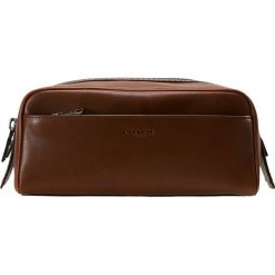 Coach DOPP KIT IN SPORT Kosmetyczka dark saddle. Pomarańczowe kosmetyczki męskie marki Coach, bez wzorów, sportowe. Za 949,00 zł.