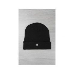BLACK BEANIE II. Czarne czapki damskie marki MAJORS, z haftami. Za 70,00 zł.