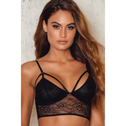 Biustonosze: NA-KD Lingerie Biustonosz z paseczkami – Black