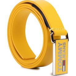 Pasek Damski TOMMY JEANS - Tjw Flag Belt 2.5 AW0AW07846 ZCM. Żółte paski damskie Tommy Jeans, w paski, z jeansu. Za 229,00 zł.