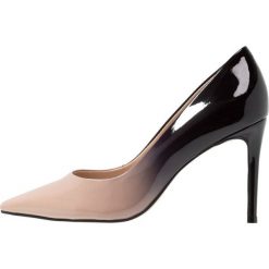 Carvela ALISON Szpilki beige. Brązowe czółenka damskie marki Carvela, ze skóry ekologicznej, klasyczne, na szpilce. Za 669,00 zł.
