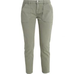 Boyfriendy damskie: Kookai PANTALON Jeansy Slim Fit vert de gris