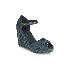 Sandały Tommy Hilfiger ELENA 3C1. Niebieskie sandały damskie TOMMY HILFIGER, bez wzorów, bez obcasa, bez zapięcia. Za 272,30 zł.