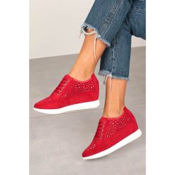 Półbuty sergio leone sneakersy ażurowe na ukrytym koturnie sznurowane czerwone pb122. Czerwone koturny damskie Sergio Leone, bez obcasa, na koturnie, na sznurówki. Za 128,99 zł.