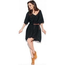 Ażurowa sukienka w stylu boho czarny. Czarne sukienki damskie Lemoniade, uniwersalny, w paski, boho, bez kołnierzyka, bez rękawów, wyszczuplające. Za 159,90 zł.