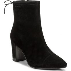 Botki VAGABOND - Saida 4418-040-20 Black. Czarne buty zimowe damskie marki Vagabond, z materiału, z okrągłym noskiem. W wyprzedaży za 329,00 zł.