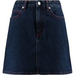 Calvin Klein Jeans SKIRT CONTRAST STITCH Spódnica trapezowa dark stone red stitching. Brązowe minispódniczki Calvin Klein Jeans, z bawełny, trapezowe. Za 449,00 zł.