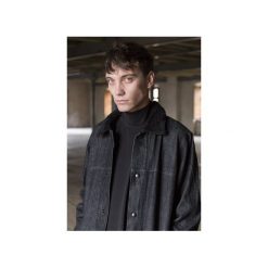 MAC DENIM JACKET IN BLACK. Czarne kurtki męskie The Hive, l, bez wzorów, z denimu, długie, bez kaptura. Za 429,00 zł.