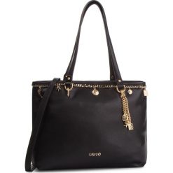 Torebka LIU JO - L Shopping A19110 E0058 Nero 22222. Czarne torebki klasyczne damskie Liu Jo, z aplikacjami, ze skóry ekologicznej, klasyczne, zdobione, bez dodatków. W wyprzedaży za 399,00 zł.
