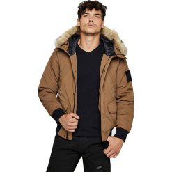 Kurtka zimowa "Dugg Paramount" w kolorze karmelowym. Pomarańczowe płaszcze męskie Redskins, na zimę, xl, bez wzorów, bez kaptura. W wyprzedaży za 349,95 zł.