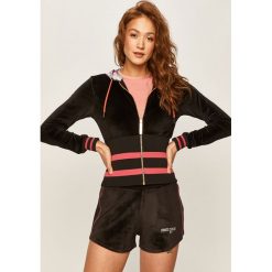 Roberto Cavalli Sport - Bluza. Czarne bluzy sportowe damskie Roberto Cavalli Sport, m, z nadrukiem, z elastanu, bez rękawów, bez kaptura. W wyprzedaży za 999,90 zł.
