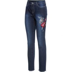 Dżinsy ze stretchem i haftem bonprix ciemny denim "used". Czarne jeansy damskie bonprix. Za 124,99 zł.