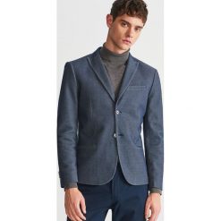 Dzianinowa marynarka slim fit - Granatowy. Niebieskie marynarki męskie marki Reserved, m, bez wzorów, z dzianiny. Za 239,99 zł.