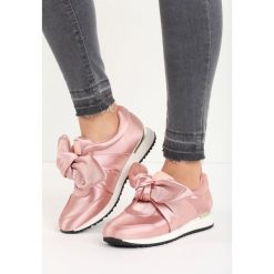 Różowe Buty Sportowe Runaway. Czerwone buty sportowe damskie Born2be, z satyny. Za 39,99 zł.