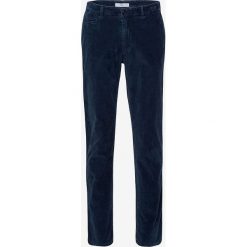 Spodnie sztruksowe "Fabio In" - Slim fit - w kolorze granatowym. Niebieskie spodnie męskie BRAX, m, w paski, ze sztruksu. W wyprzedaży za 189,95 zł.
