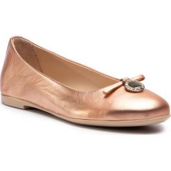 Baleriny EMPORIO ARMANI - XXD001 XON04 00163 Copper. Różowe baleriny damskie Emporio Armani, bez wzorów, ze skóry, klasyczne, bez obcasa, na płaskiej podeszwie, bez zapięcia. W wyprzedaży za 649,00 zł.