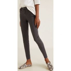 Mango - Jeansy Elektra. Szare jeansy damskie marki Mango, bez wzorów, z elastanu, z podwyższonym stanem. Za 139,90 zł.