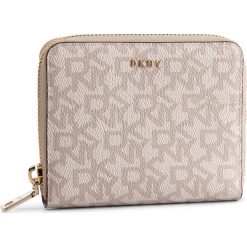 Duży Portfel Damski DKNY - Bryant Sm Zip Around R831J656 Hmp Logo/Lat HOK. Brązowe portfele damskie DKNY, bez wzorów, ze skóry ekologicznej. W wyprzedaży za 299,00 zł.