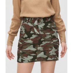 Spódnica mini z paskiem - Khaki. Brązowe spódniczki damskie Cropp, s, bez wzorów, mini. W wyprzedaży za 29,99 zł.