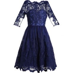 Chi Chi London ROMEE Sukienka koktajlowa blue. Niebieskie sukienki damskie koktajlowe marki Chi Chi London, z materiału. Za 409,00 zł.