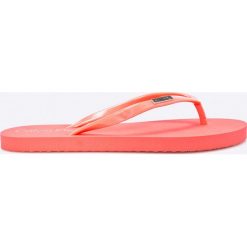 Calvin Klein Jeans - Japonki. Różowe klapki damskie Calvin Klein Jeans, bez wzorów, z jeansu, bez obcasa, na obcasie. Za 159,90 zł.