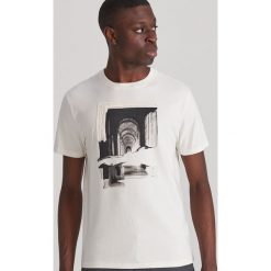 T-shirt z bawełny organicznej - Kremowy. Białe t-shirty damskie Reserved, s, bez wzorów, z bawełny, bez kołnierzyka. Za 29,99 zł.