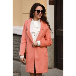Płaszcz damski IZIDA PEACH. Pomarańczowe kurtki damskie IVET, bez wzorów, z materiału, eleganckie, długie. W wyprzedaży za 119,00 zł.