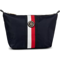 Kosmetyczka TOMMY HILFIGER - Poppy Washbag Corp AW0AW07438 0G7. Niebieskie kosmetyczki męskie TOMMY HILFIGER, bez wzorów, z tkaniny. Za 179,00 zł.