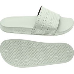 Białe Klapki adidas Originals Adillette W BA7540. Białe klapki damskie Adidas, bez wzorów, z gumy, bez obcasa. W wyprzedaży za 249,00 zł.