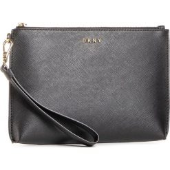 Torebka DKNY - Gifting Pouch R03R1K50 Blk/Gold BGD. Czarne torebki klasyczne damskie DKNY, bez wzorów, ze skóry ekologicznej, wizytowe, bez dodatków. Za 349,00 zł.