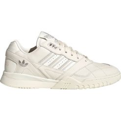 Adidas Originals A.R. Trainer Tenisówki Biały. Białe trampki i tenisówki damskie adidas Originals, bez wzorów, ze skóry, bez zapięcia. Za 430,95 zł.